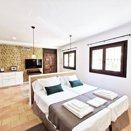 Apartamentos Tres Llaves Palacio De Vela De Los Cobos Ubeda  Luaran gambar