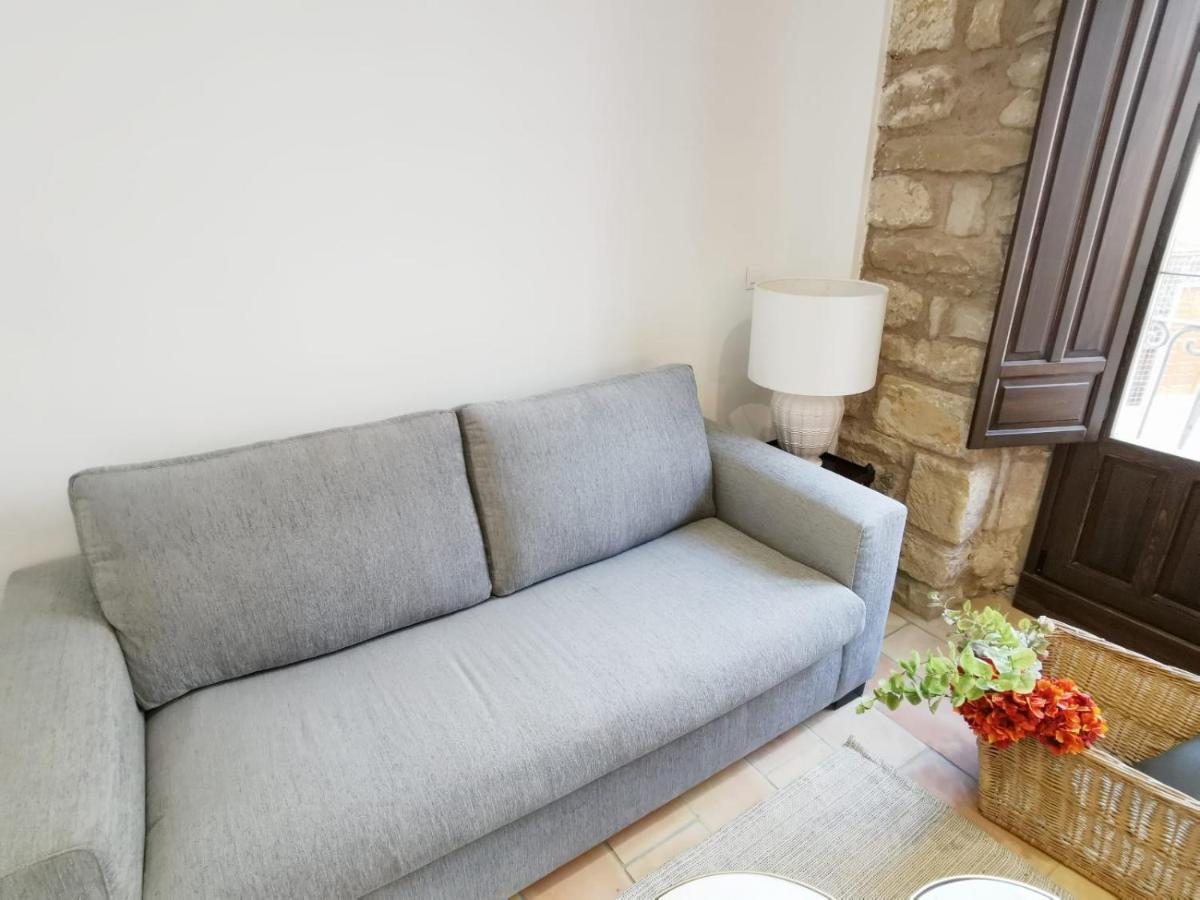Apartamentos Tres Llaves Palacio De Vela De Los Cobos Ubeda  Luaran gambar