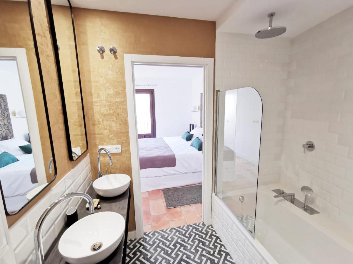 Apartamentos Tres Llaves Palacio De Vela De Los Cobos Ubeda  Luaran gambar