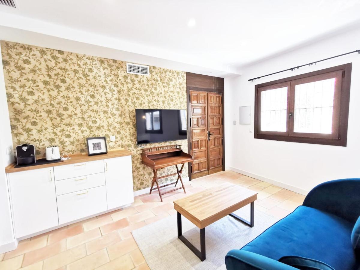 Apartamentos Tres Llaves Palacio De Vela De Los Cobos Ubeda  Luaran gambar