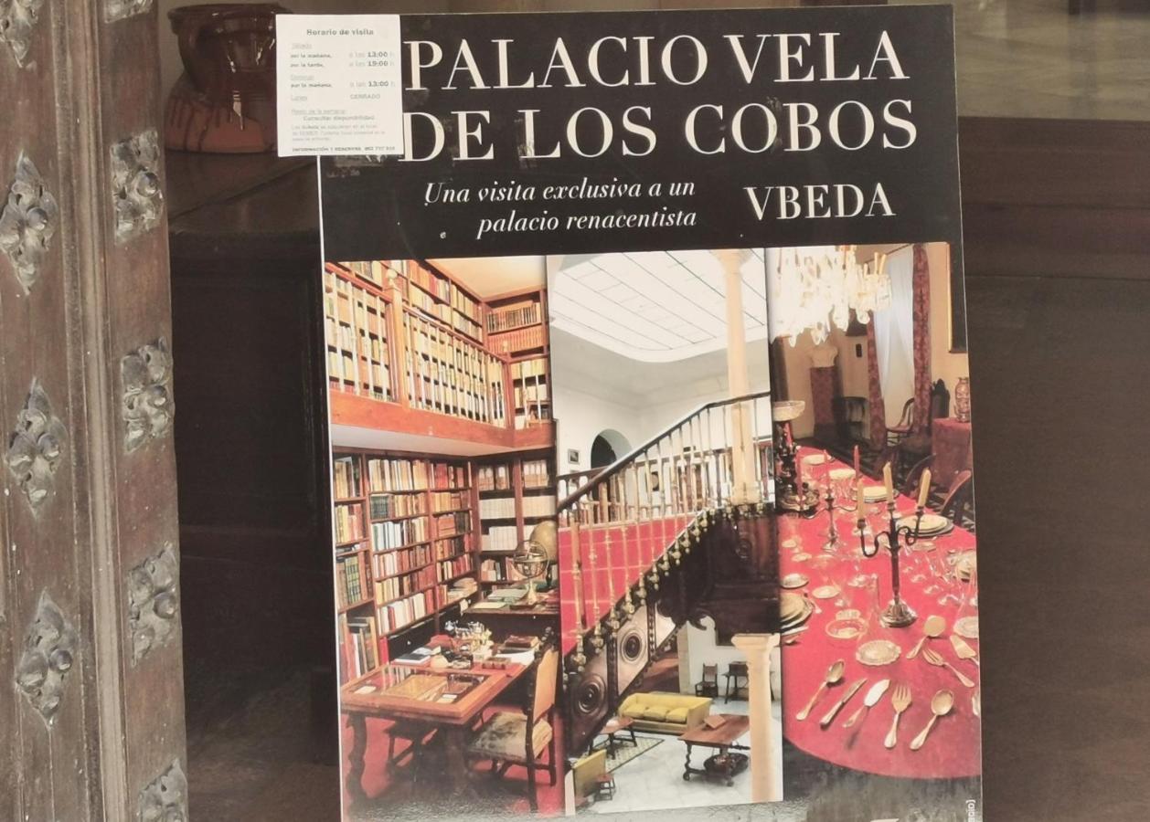Apartamentos Tres Llaves Palacio De Vela De Los Cobos Ubeda  Luaran gambar