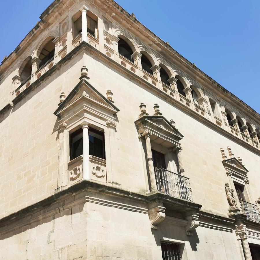 Apartamentos Tres Llaves Palacio De Vela De Los Cobos Ubeda  Luaran gambar