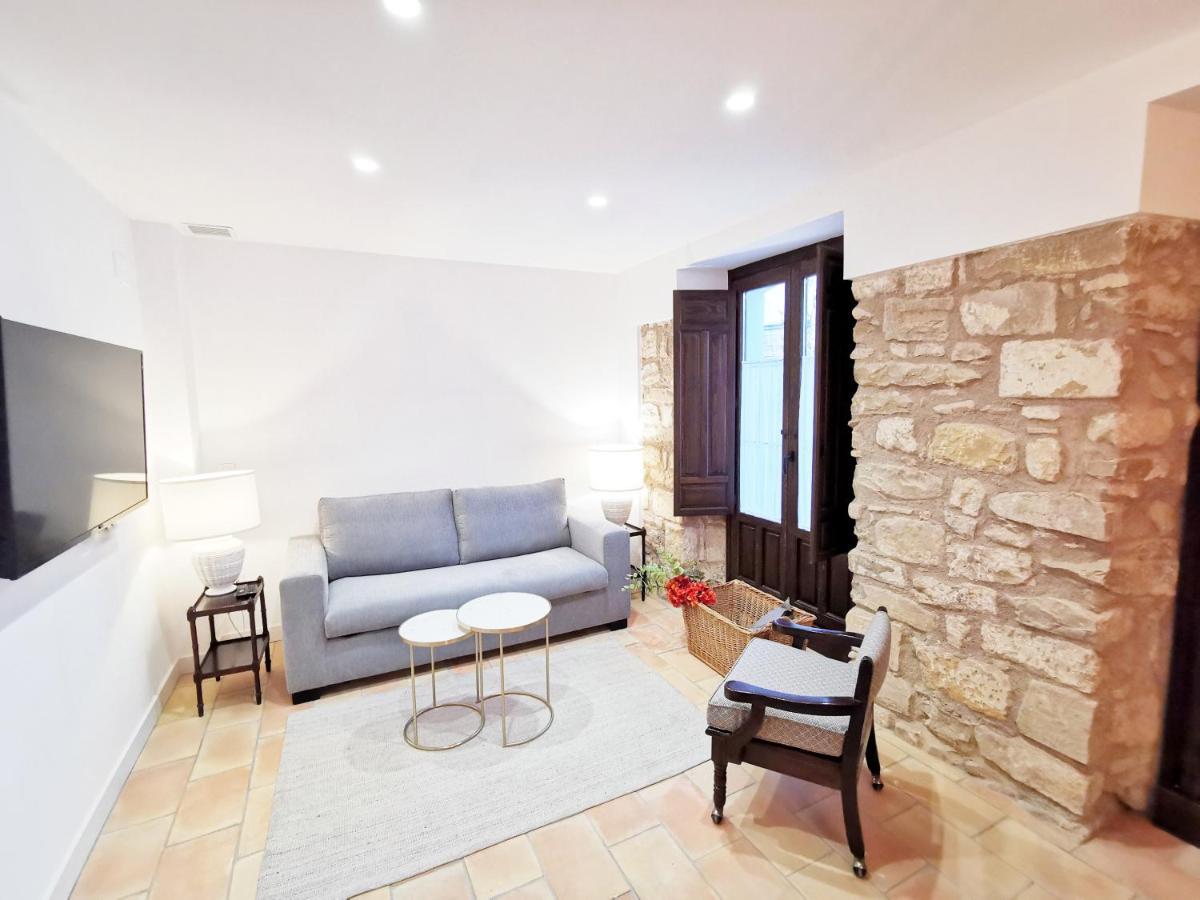 Apartamentos Tres Llaves Palacio De Vela De Los Cobos Ubeda  Luaran gambar