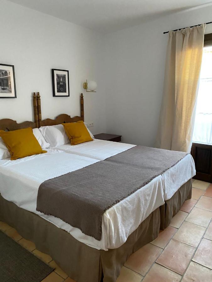 Apartamentos Tres Llaves Palacio De Vela De Los Cobos Ubeda  Luaran gambar